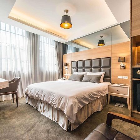 Royal Rose Hotel Ximen New Taipei City Exterior photo
