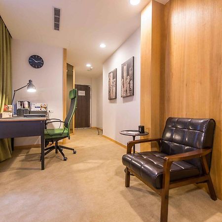 Royal Rose Hotel Ximen New Taipei City Exterior photo