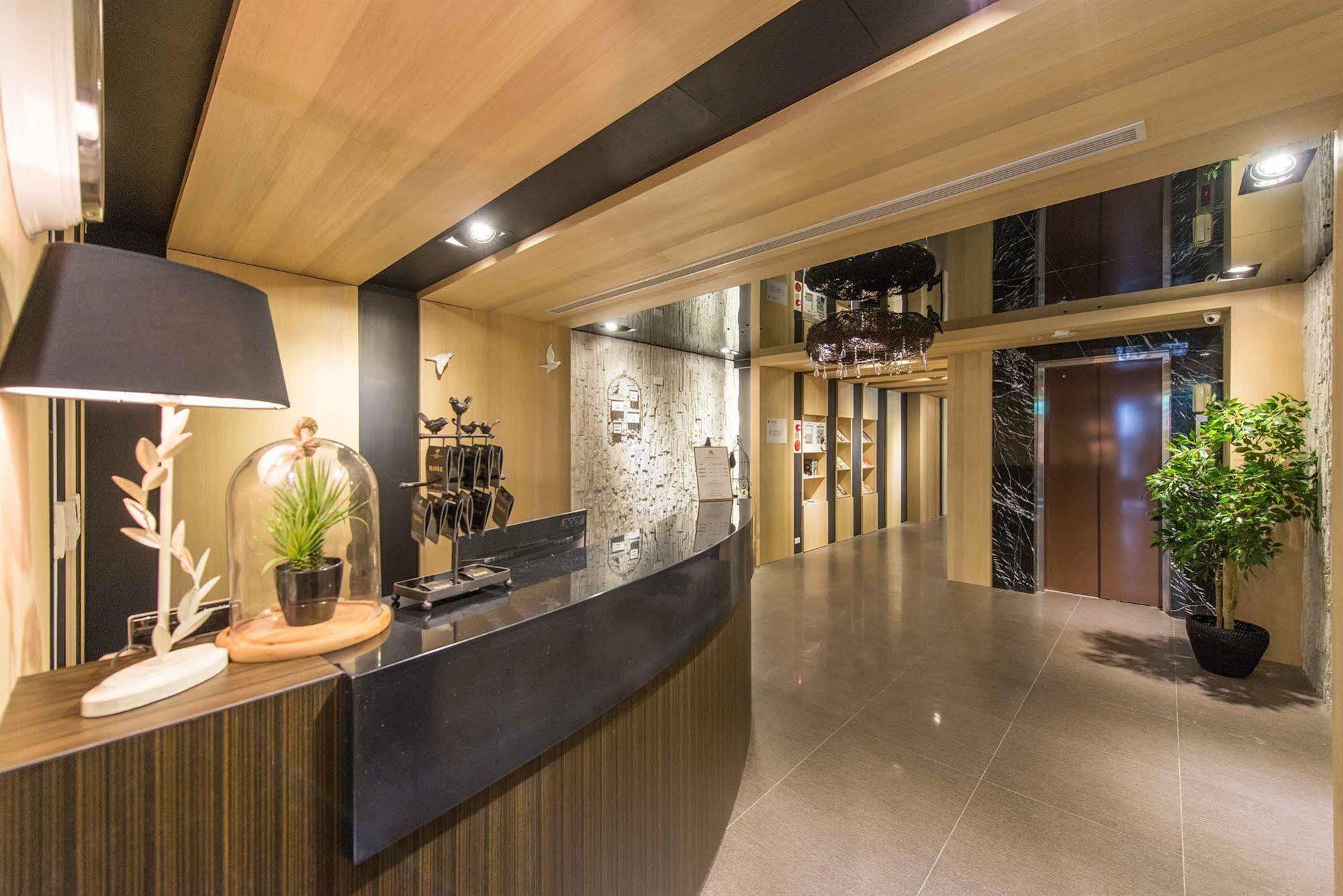 Royal Rose Hotel Ximen New Taipei City Exterior photo