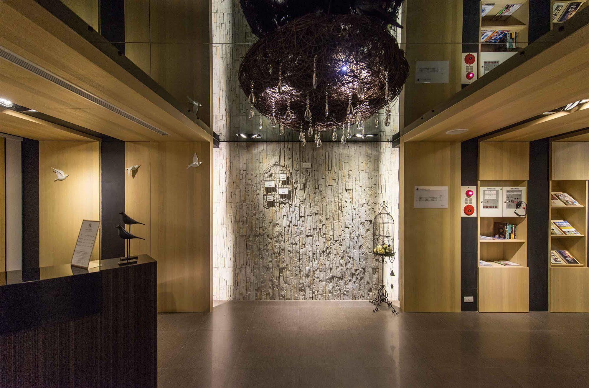 Royal Rose Hotel Ximen New Taipei City Exterior photo
